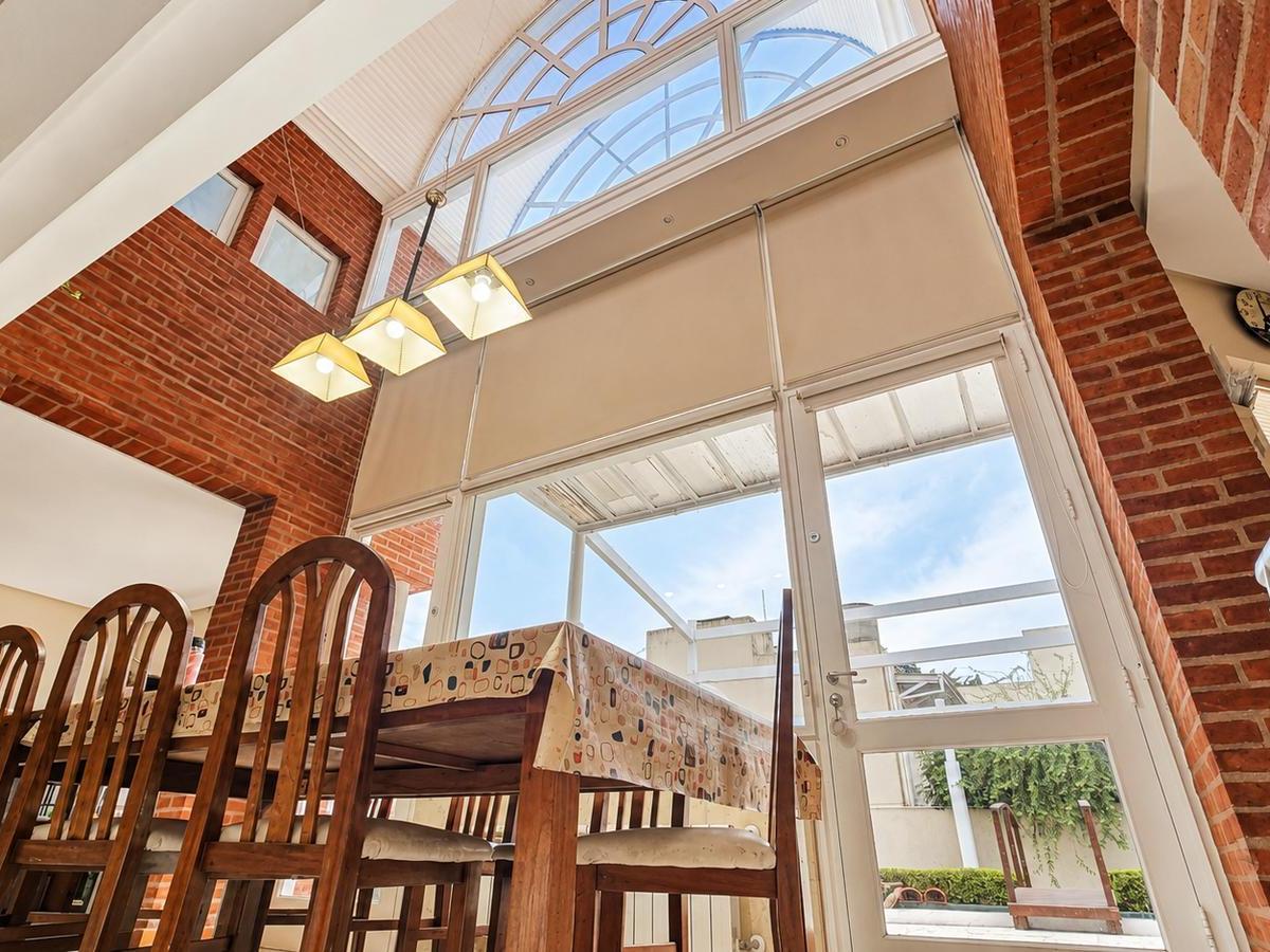 Casa de categoría en Colinas de Peralta Ramos con gran parque y quincho de 70 mts