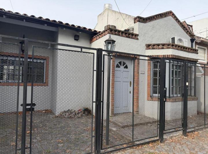 Casa · 90m² · 3 Ambientes · 1 Cochera