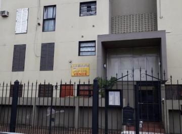 Departamento de 2 ambientes, Avellaneda · Alquiler Departamento de Dos Ambientes Amplios Al Frente Segundo Piso por Escalera, Bajas Expensas