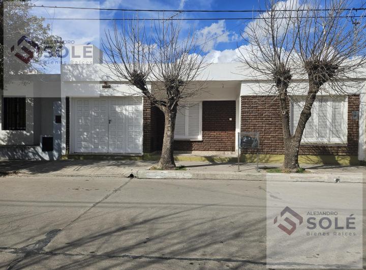 Casa · 131m² · 7 Ambientes · 1 Cochera