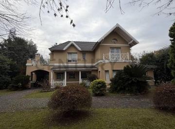 Casa · 194m² · 6 Ambientes · 2 Cocheras · Casa a La Venta en Barrio Solar del Bosque Canning Ezeiza