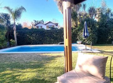 Casa · 160m² · 4 Ambientes · 3 Cocheras · Casa en Venta 4 Ambientes en Campo Chico Country Club