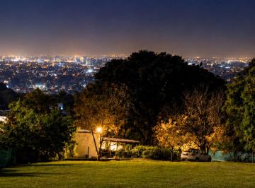 VISTA NOCTURNA DE LA CIUDAD · Venta: Terreno Premium - Los Azahares Country Club - Yerba Buena
