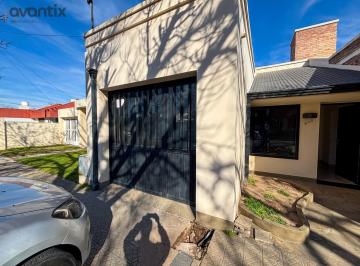 Casa · 108m² · 6 Ambientes · 1 Cochera · Casa en Barrio Juan de Garay