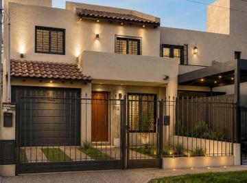 PH de 6 ambientes, Córdoba · Duplex, 3 Dormit, 3 Baños Comp. Impecable! Ubi Inmejorable, a 3 Cuadras de La Av Recta Martinolli