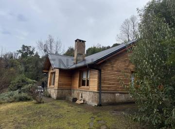 Casa · 120m² · 3 Ambientes · 1 Cochera · Alquiler Casa San Martin de Los Andes. Barrio San Lorenzo