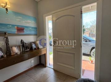 Casa · 213m² · 5 Ambientes · Casa Chalet en Venta en Santa María de Los Olivos, Malvinas Argentinas, G. B. a. Zona Norte