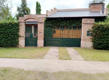 Casa · 228m² · 10 Ambientes · 3 Cocheras · Casa en Las Paredes