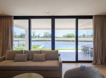 Casa · 380m² · 7 Ambientes · 2 Cocheras · Casa en Venta en Azzurra