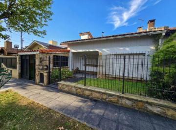 HXM-HXM-206_2 · Venta, Casa de 4 Ambientes con Garage Cubierto Patio con Parrilla, Hurlingham.