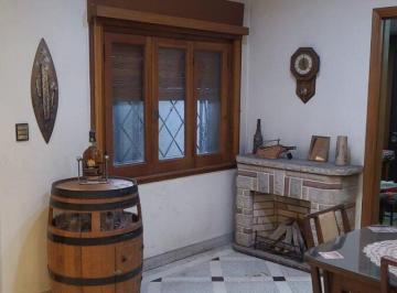 Casa · 225m² · 4 Ambientes · 1 Cochera · Casa Dos Familias en Venta Lanus Este