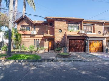 rs:wlui06ac7hv7m5xypxcv16x4 · Venta Casa 2 Planta Jardin Pileta - 6 Amb - Olivos