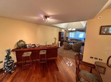 Casa · 300m² · 5 Ambientes · 2 Cocheras · Venta Casa 5 Ambientes en Wilde