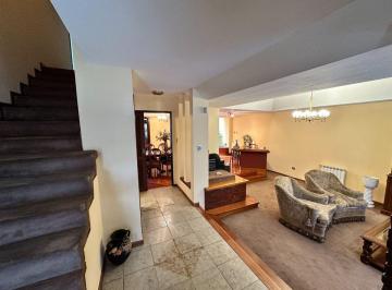 Casa · 300m² · 5 Ambientes · 2 Cocheras · Venta Casa 5 Ambientes en Wilde