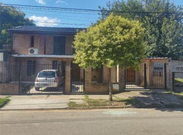 Casa · 225m² · 5 Ambientes · 2 Cocheras · Venta Casa de 3 Dorm. Zona Arguello