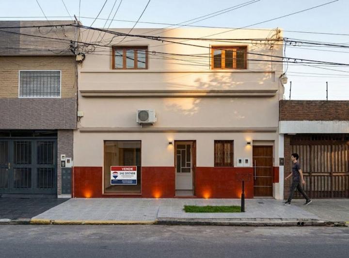 Casa · 84m² · 5 Ambientes