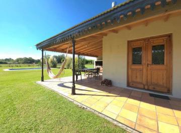 Casa · 80m² · 3 Ambientes · 2 Cocheras · Venta Casa Barrio Chacras del Molino 3 Amb Pileta