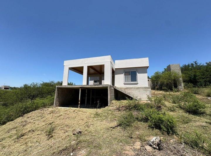 Casa · 80m² · 4 Ambientes · 2 Cocheras