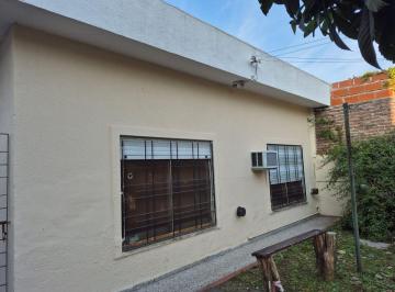Casa · 99m² · 3 Ambientes · 1 Cochera · Venta Casa Quilmes
