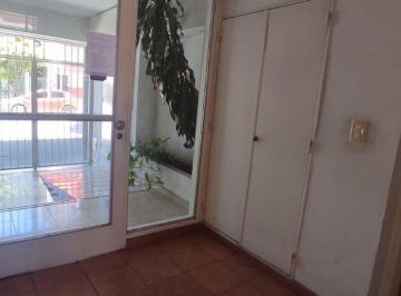 Departamento · 30m² · 1 Ambiente · Alquiler Monoambiente Amplio con Patio en Pompeya