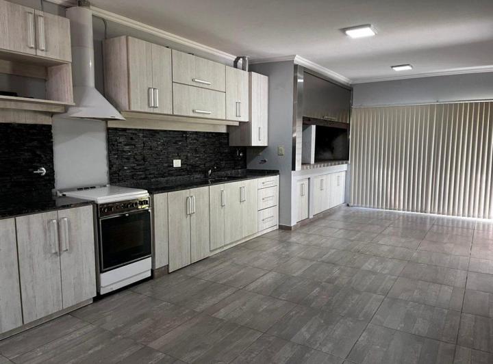 Casa · 154m² · 4 Ambientes · 2 Cocheras
