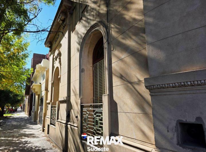 Casa · 250m² · 6 Ambientes