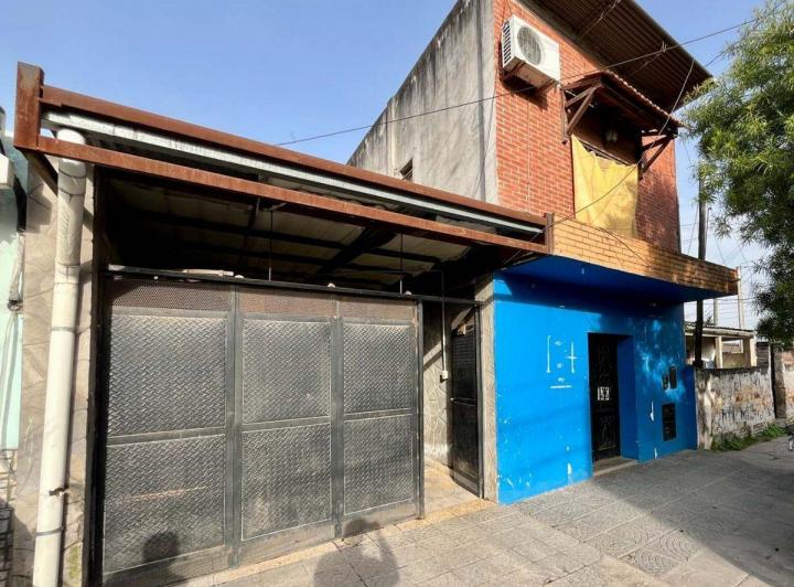 Casa · 418m² · 8 Ambientes · 1 Cochera