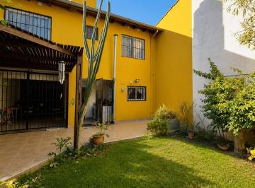 Casa · 120m² · 4 Ambientes · 1 Cochera · Venta Casa 4 Ambientes en Castelar