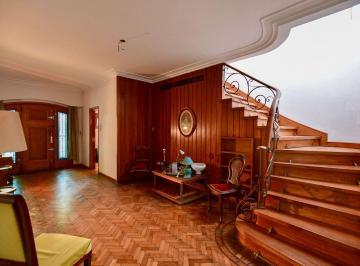 Casa · 220m² · 4 Ambientes · 3 Cocheras · Casa Venta La Plata 3 Dorm. Apto Banco Lote