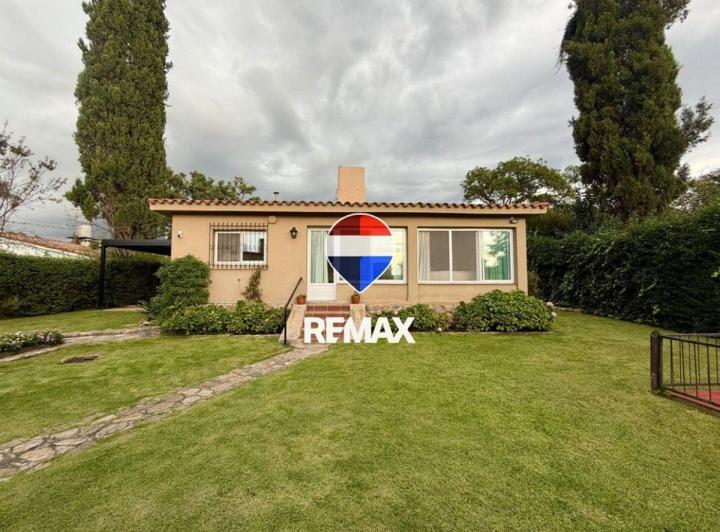 Casa · 109m² · 6 Ambientes · 2 Cocheras