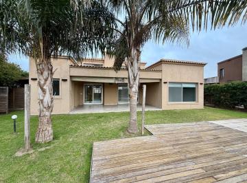Casa · 190m² · 4 Ambientes · Venta Casa Al Rio, 4 Ambientes, Barrio San Marco, Villanueva, Tigre