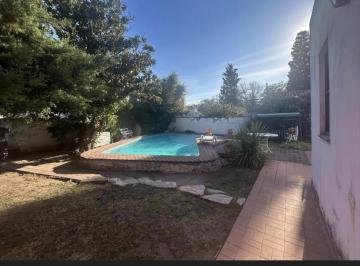 Casa de 5 ambientes, Córdoba · Venta Excelente Propiedad en Cerro de Las Rosas Sobre Nicanor Carranza