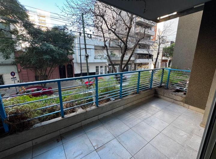 Hermoso Departamento de Dos Ambientes en Alquiler con Balcon Aterrazado!