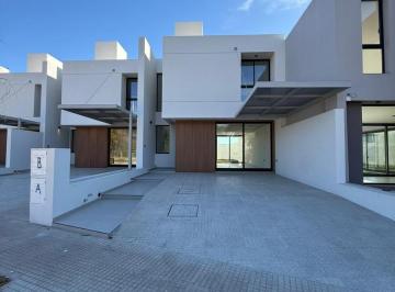Casa · 165m² · 5 Ambientes · 1 Cochera · Duplex en Venta 3 Dorm. en Campo Chico