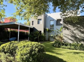 Casa · 243m² · 3 Dormitorios · 2 Cocheras · Venta | Casa en Lote Al Golf | San Isidro Labrador, Villanueva