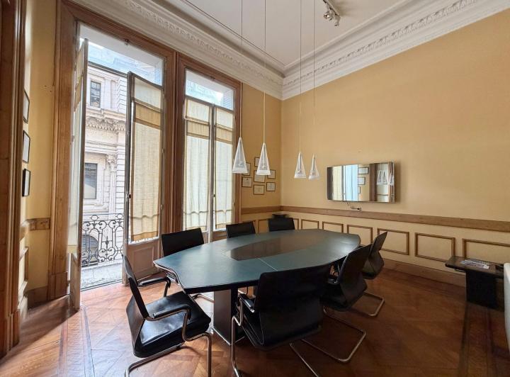 Oficina comercial · 267m² · 10 Ambientes · 1 Cochera