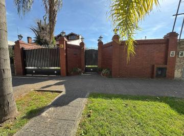 Casa · 415m² · 4 Ambientes · Casa en Venta