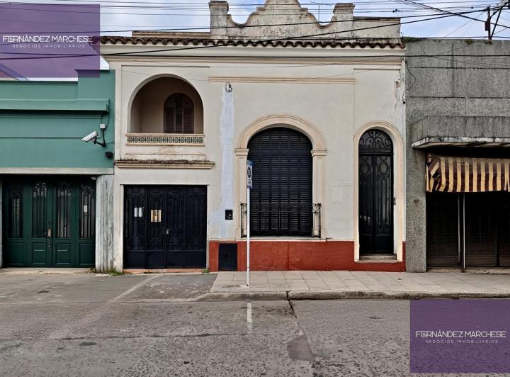 Casa · 237m² · 7 Ambientes · 1 Cochera