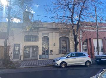 Local comercial · 80m² · 4 Ambientes · PH Que Funciona Como Local en Alquiler, Zona Plaza Rocha