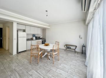 PH · 45m² · 3 Ambientes · Departamento 3 Ambientes Apto Profesional / Vivienda en La Lucila | 2 Baños | Balcón Al Frente