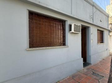 Casa · 60m² · 4 Ambientes · Casa de Dos Dorm. en Alquiler