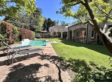 Casa · 330m² · 7 Ambientes · 2 Cocheras · Casa en Alquiler de Verano en El Barrio Hindú Club, Don Torcuato