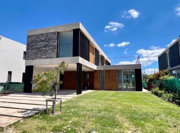 Casa de 5 ambientes, Tigre · Lindisima Casa con 3 Dorm. a La Laguna con Orientación Noroeste en Laguna Grande