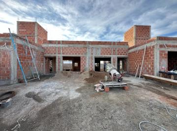 Casa · 68m² · 2 Dormitorios · Duplex en Venta2 Dorm Lote 180 m² San Ignacio Village