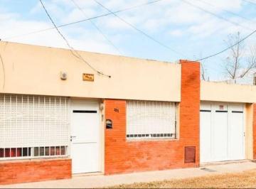 Casa · 115m² · 4 Ambientes · 1 Cochera · Casa en San Lorenzo