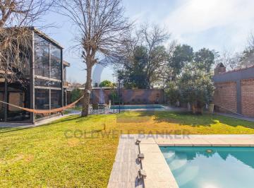 Casa · 236m² · 5 Ambientes · 4 Cocheras · Venta Casa 5 Amb Diseño Unico en Canning 2 Piscinas Hidromasaje Galeria Parrilla Jardin Financia