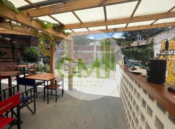 Local comercial · 300m² · Local Comercial Apto Gastronomia U Otros Rubros en Ppal Av de Tres Cerritos