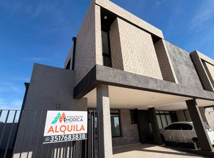 Casa · 180m² · 4 Ambientes · 2 Cocheras