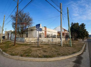 Casa · 207m² · 5 Ambientes · 1 Cochera · Casa en Esquina. Barrio Pueyrredón, con Taller