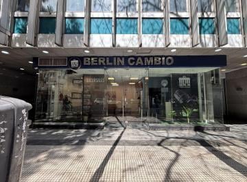 Local comercial · 105m² · 3 Ambientes · Local en Alquiler - Apto Todo Rubro - Alto Transito Gente